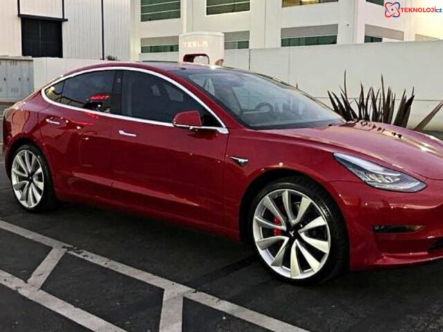 Tesla Kullanıcısı Brianna Janel’in İsyanı