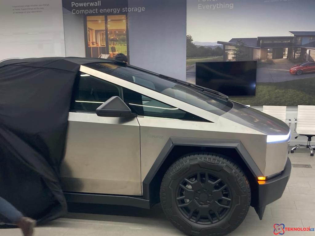 Tesla Cybertruck'ta Batarya Değişimi!