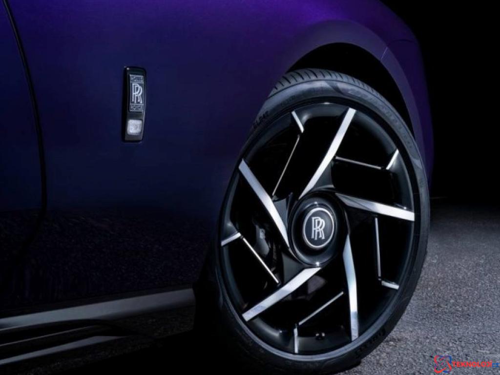 Rolls-Royce Black Badge Spectre: Güç ve Lüksün Buluşması