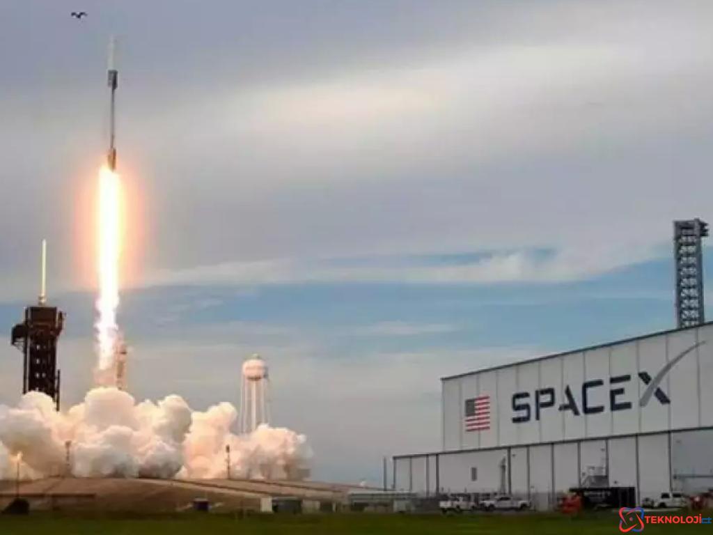 SpaceX ve Falcon 9 Roketi İle Tarihi İniş