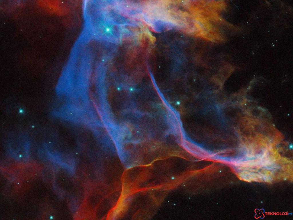 Hubble Uzay Teleskobu'ndan Veil Nebulası'nın Yeni Görüntüsü