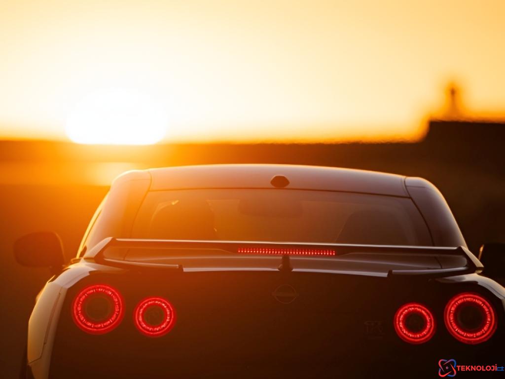 Nissan GT-R R35 Resmen Yollara Veda Ediyor!