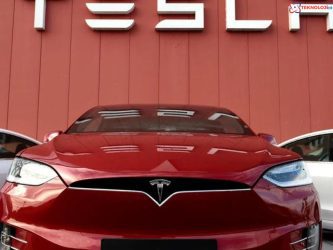 Elon Musk, Tesla’nın Elektrikli Araç Üretimini İki Katına Çıkarmayı Hedefliyor